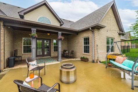 121 Grayson Lane White House TN 37188
