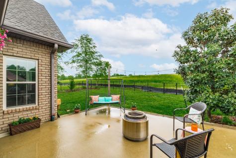 121 Grayson Lane White House TN 37188
