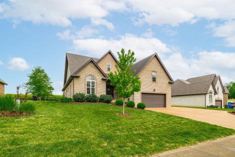 121 Grayson Lane White House TN 37188