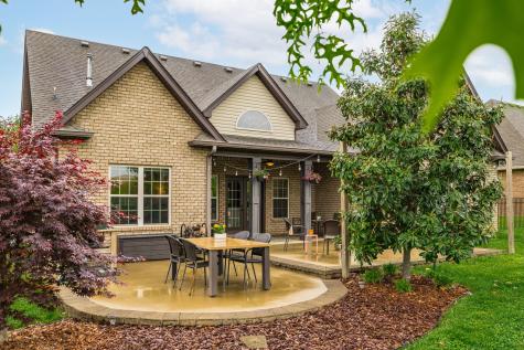 121 Grayson Lane White House TN 37188
