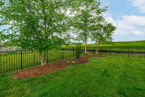 121 Grayson Lane White House TN 37188