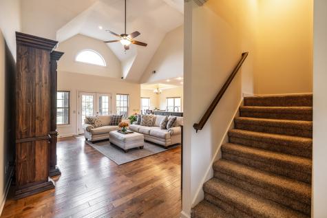 121 Grayson Lane White House TN 37188