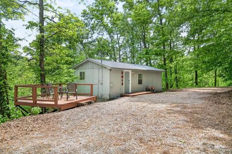 8045 Sarah Thomas Road Silver Point TN 38582