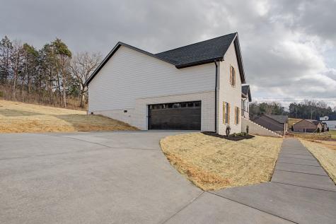 445 Bridle Path Hartsville TN 37074