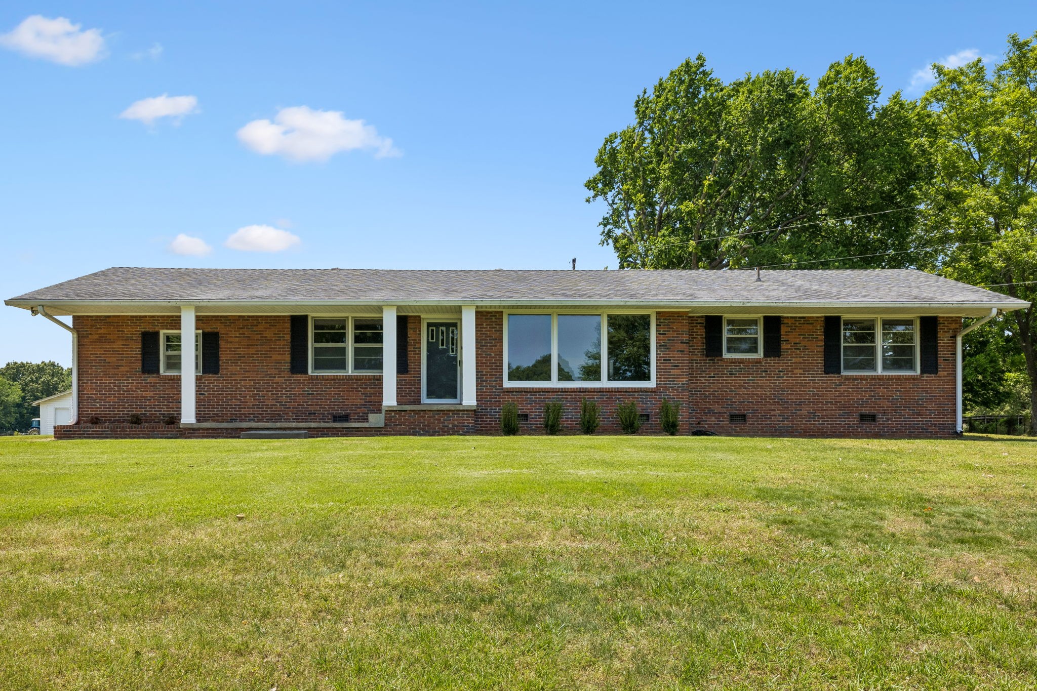 2586 Highway 48 Clarksville TN 37040