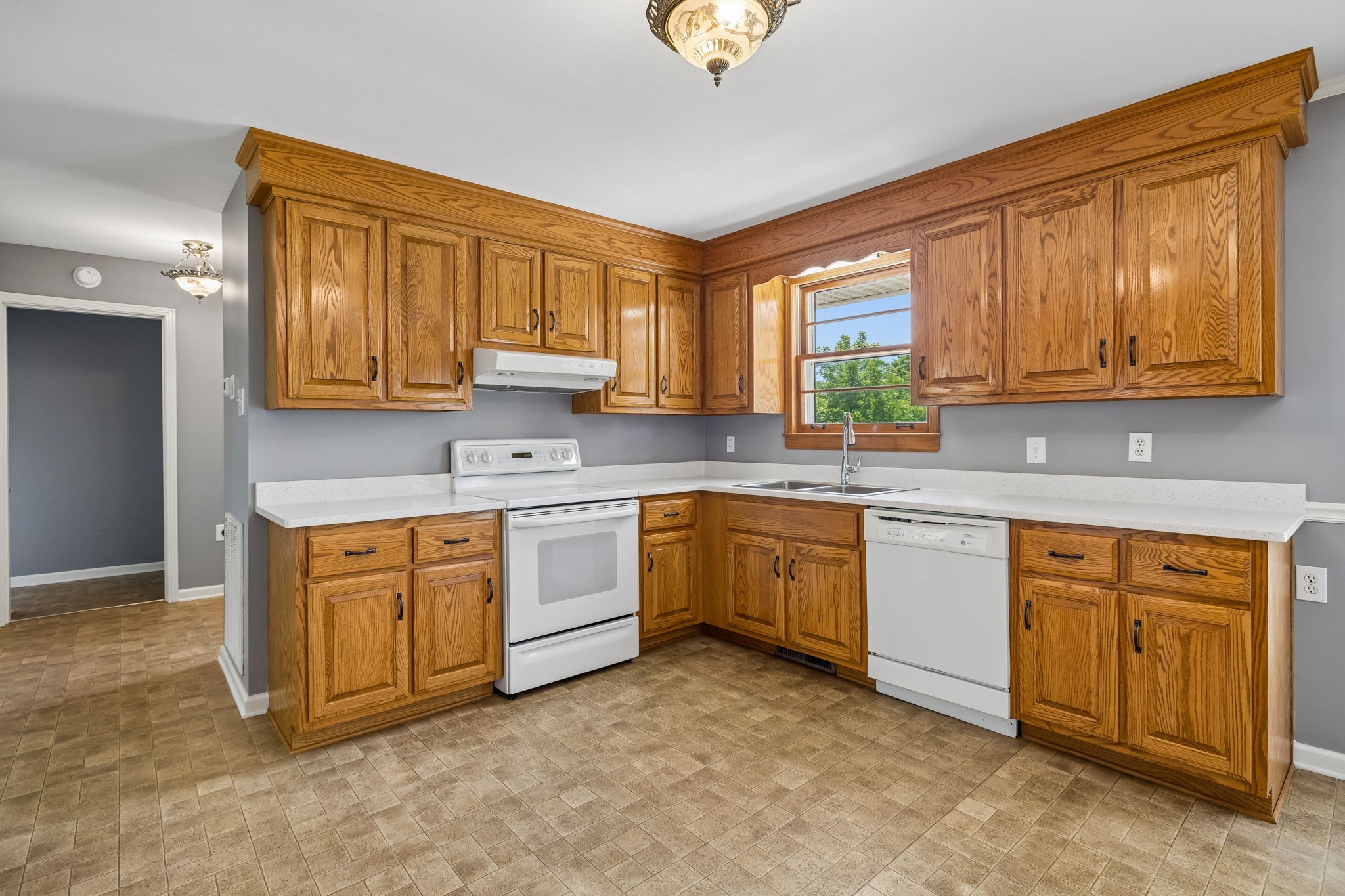 2586 Highway 48 Clarksville TN 37040