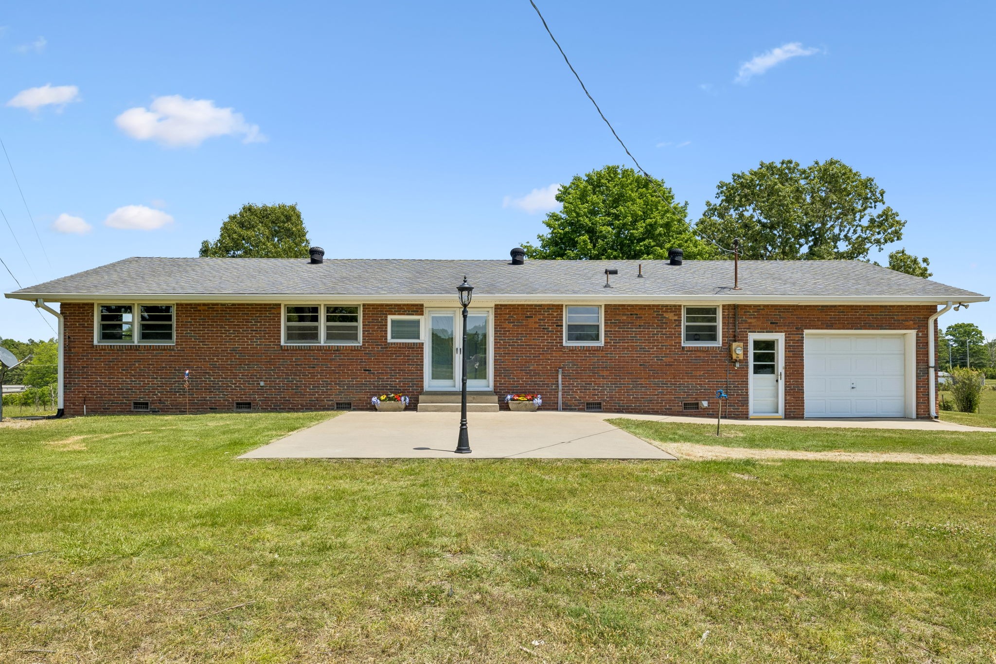 2586 Highway 48 Clarksville TN 37040