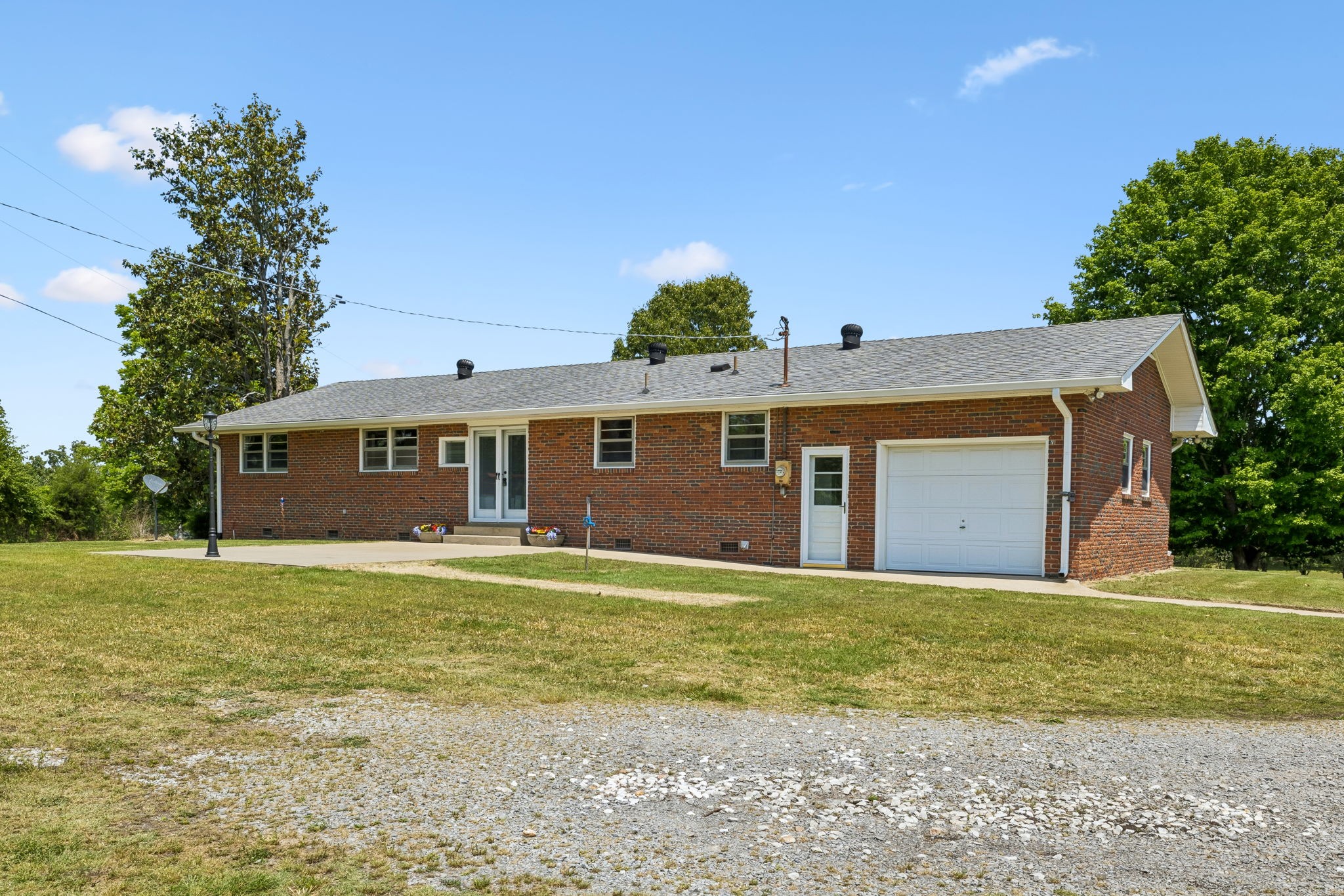 2586 Highway 48 Clarksville TN 37040