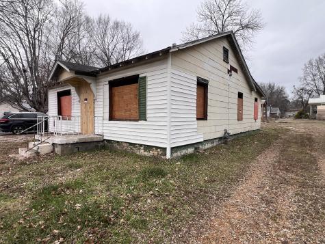 818 Curtis Street Paris TN 38242