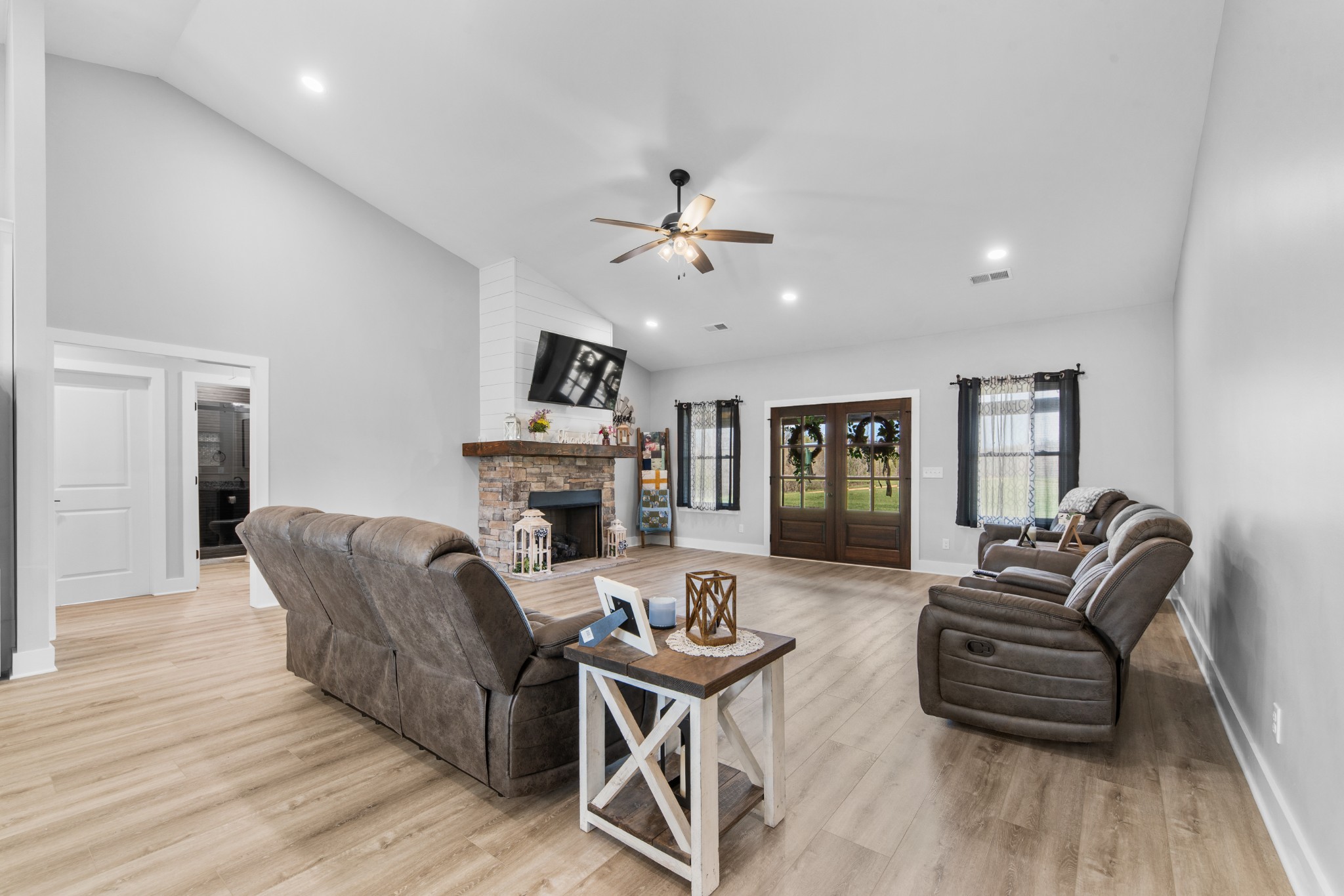 321 Old Sr 48 Centerville TN 37033