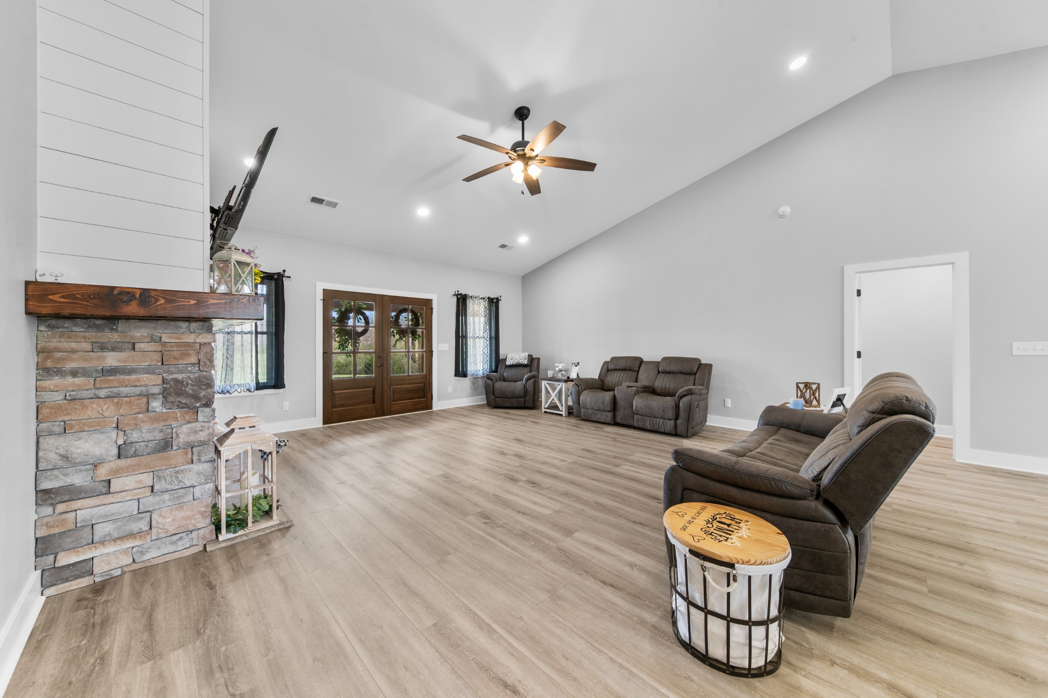 321 Old Sr 48 Centerville TN 37033