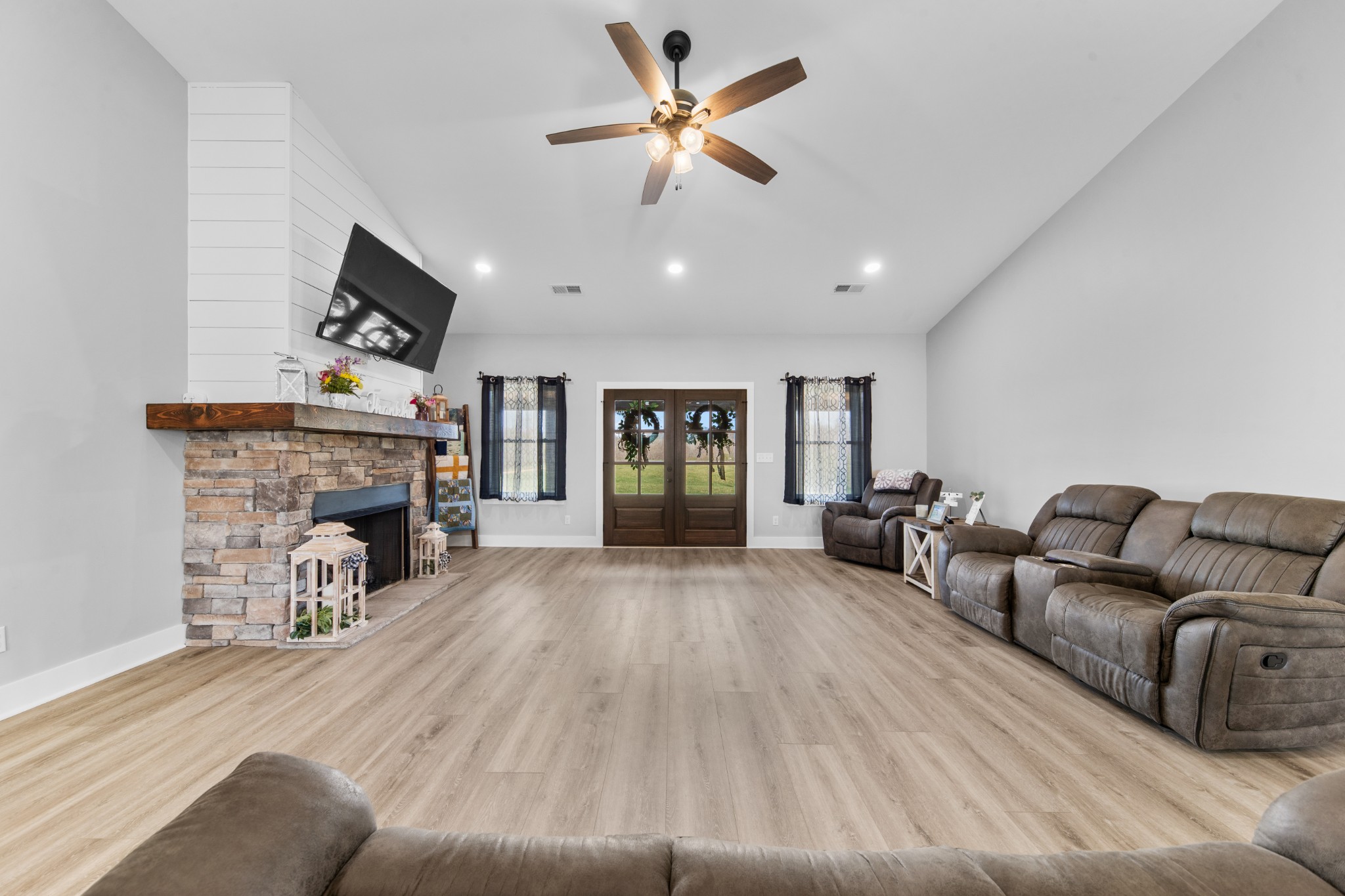 321 Old Sr 48 Centerville TN 37033