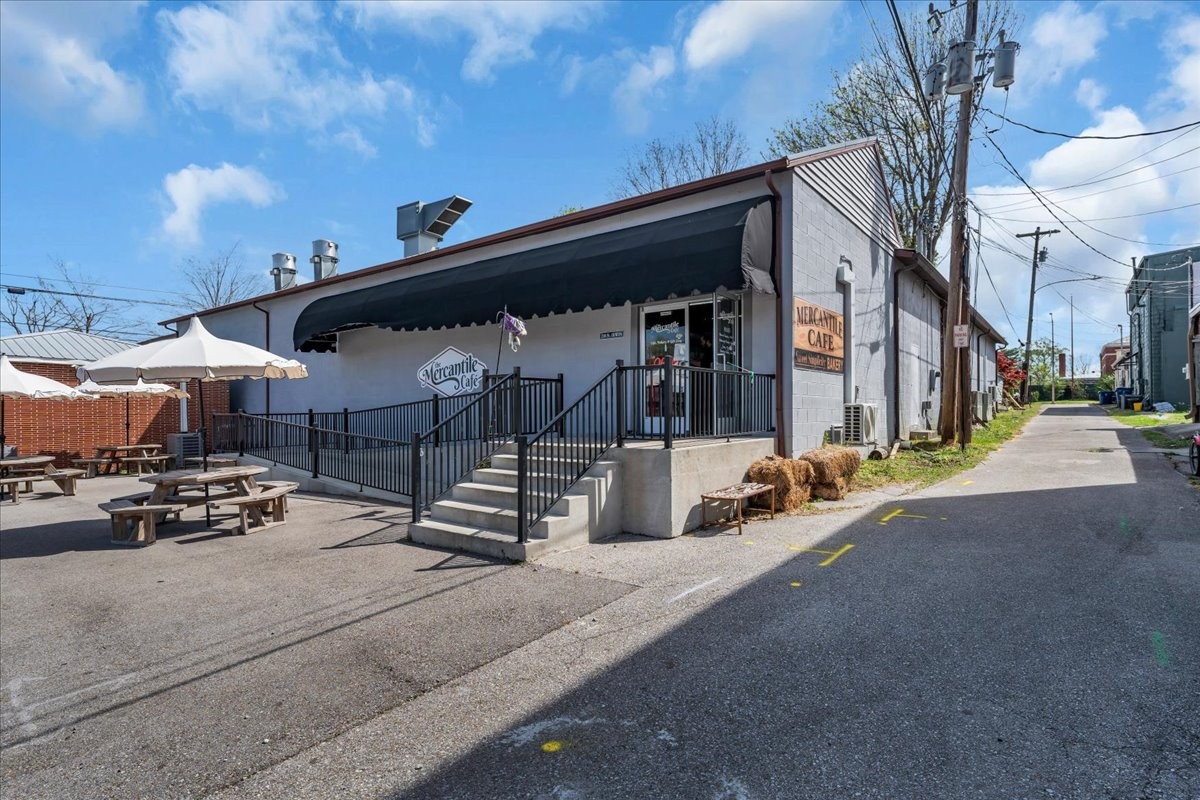 216 N Irwin Street Manchester TN 37355