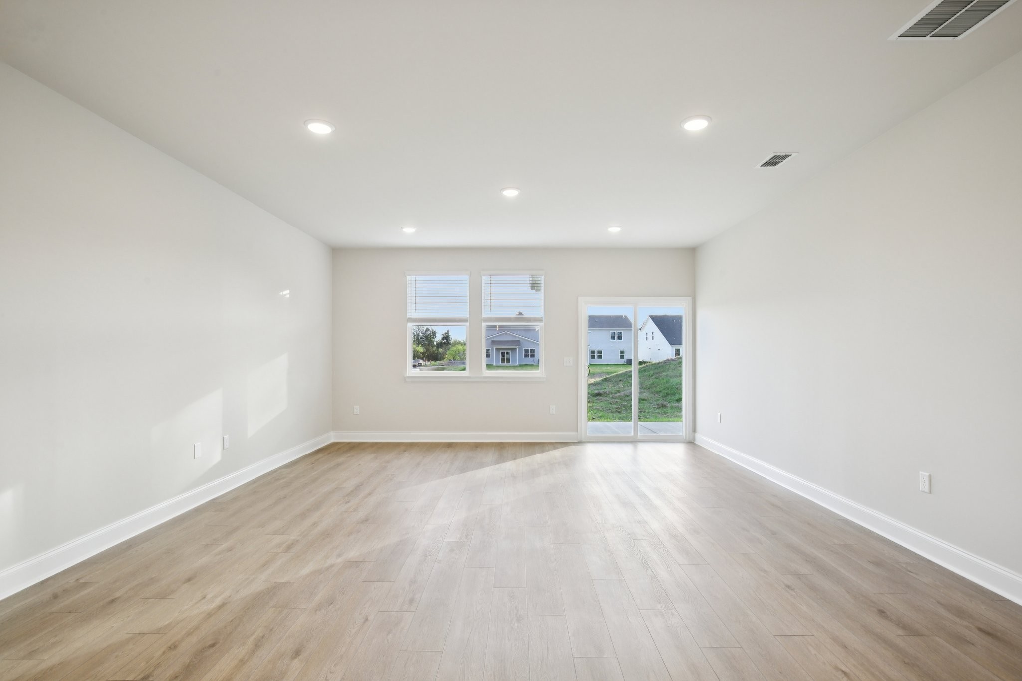 1090 Large Poppy Drive La Vergne TN 37086