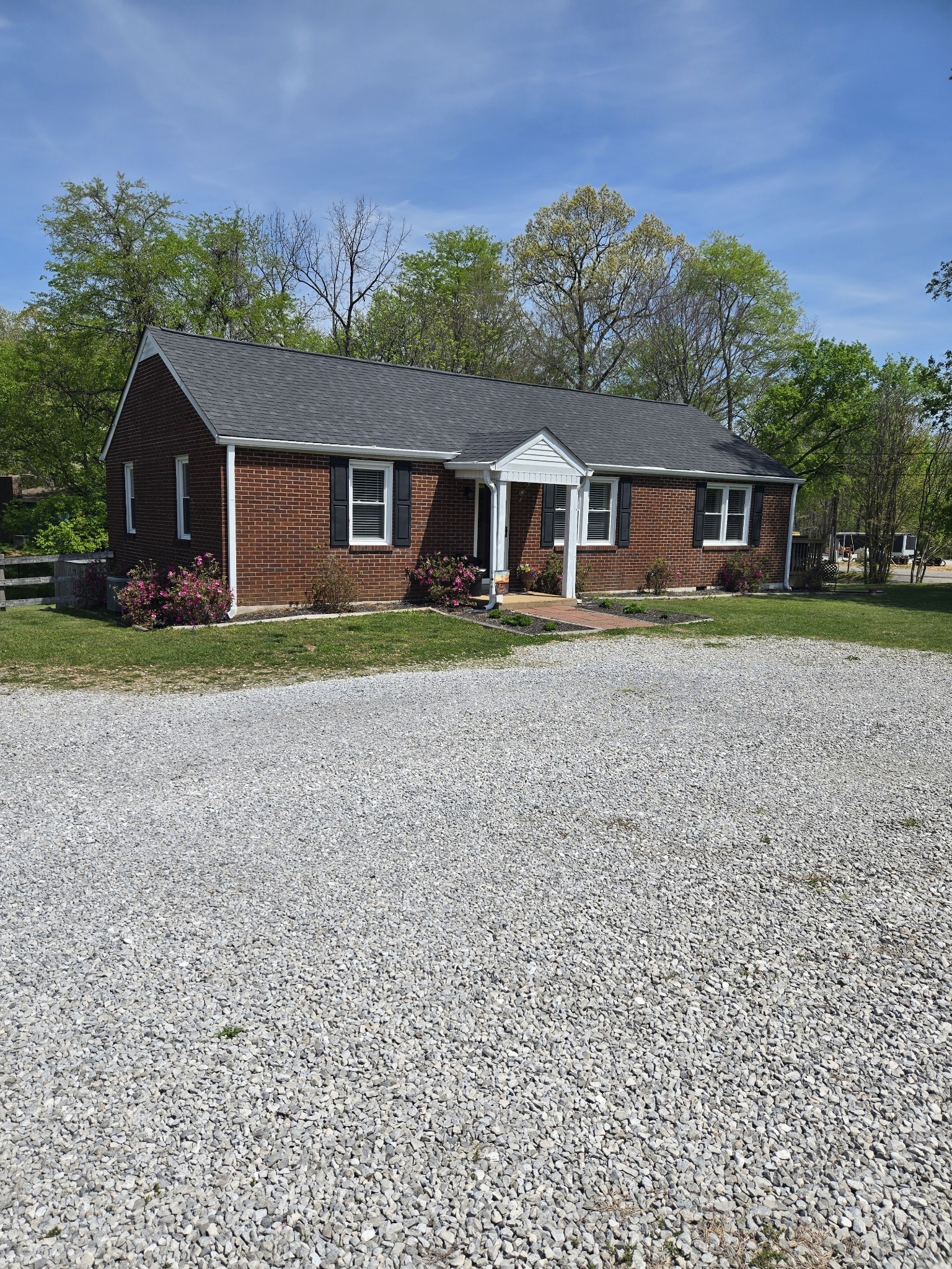 1605 New Dry Hollow Road Vanleer TN 37181