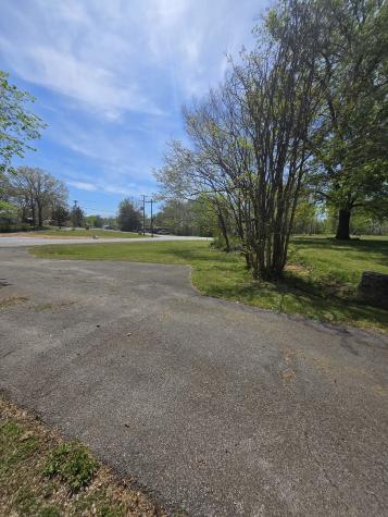 1605 New Dry Hollow Road Vanleer TN 37181