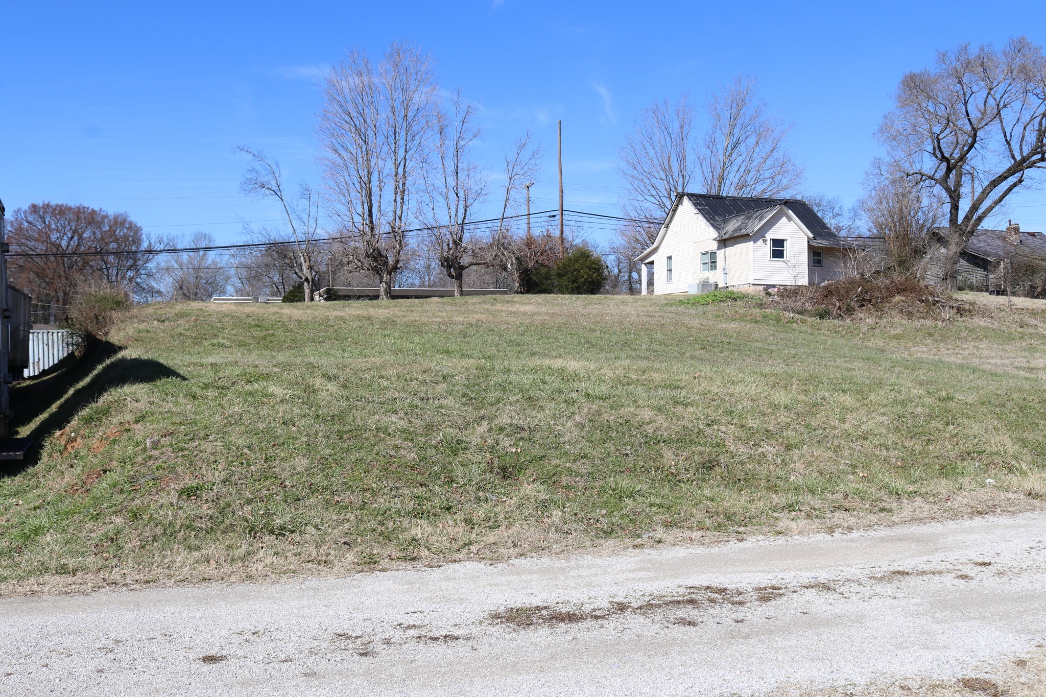 2013 S Main Street Columbia TN 38401