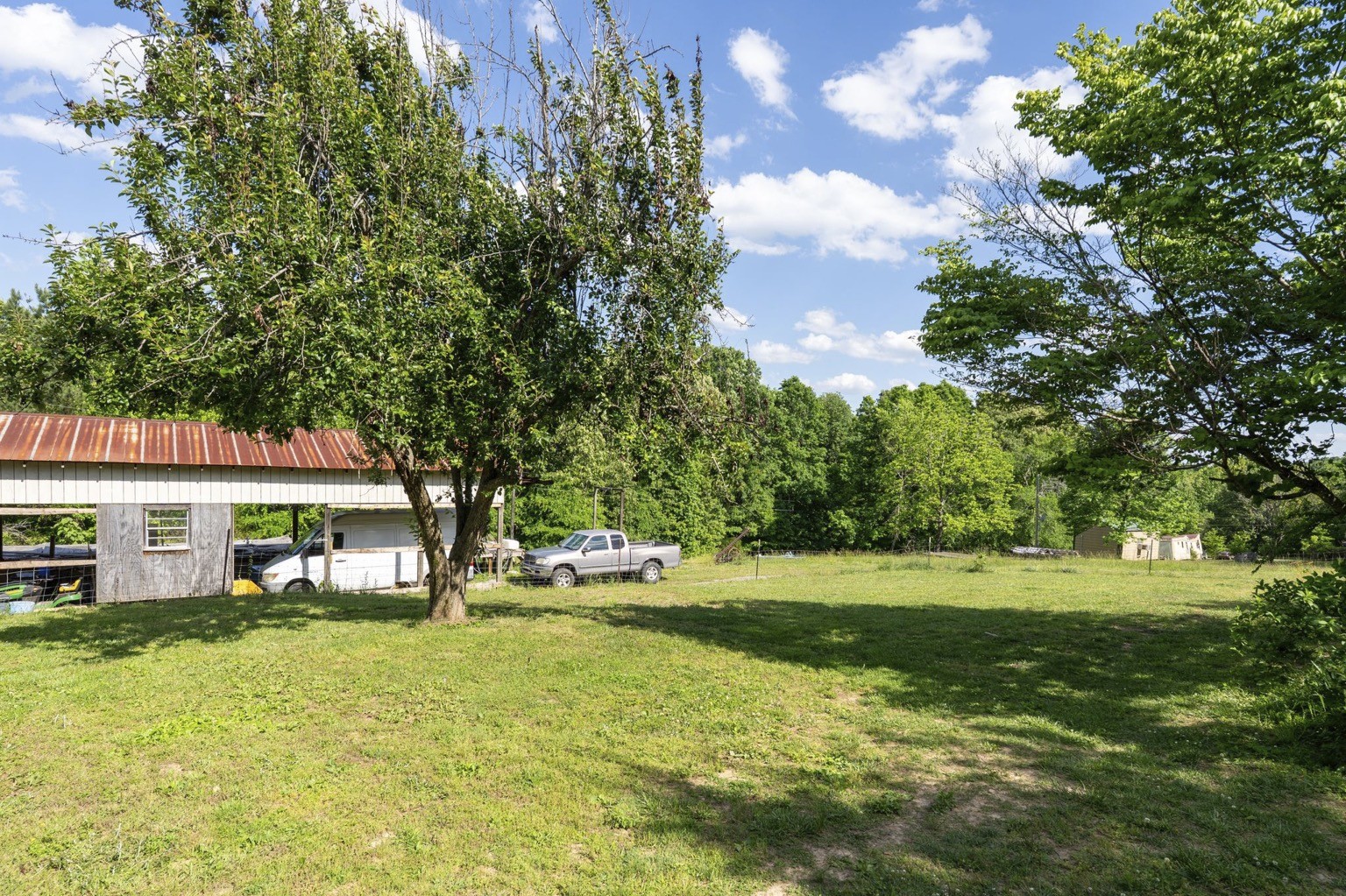 391 Gunson Ridge Road Cumberland City TN 37050