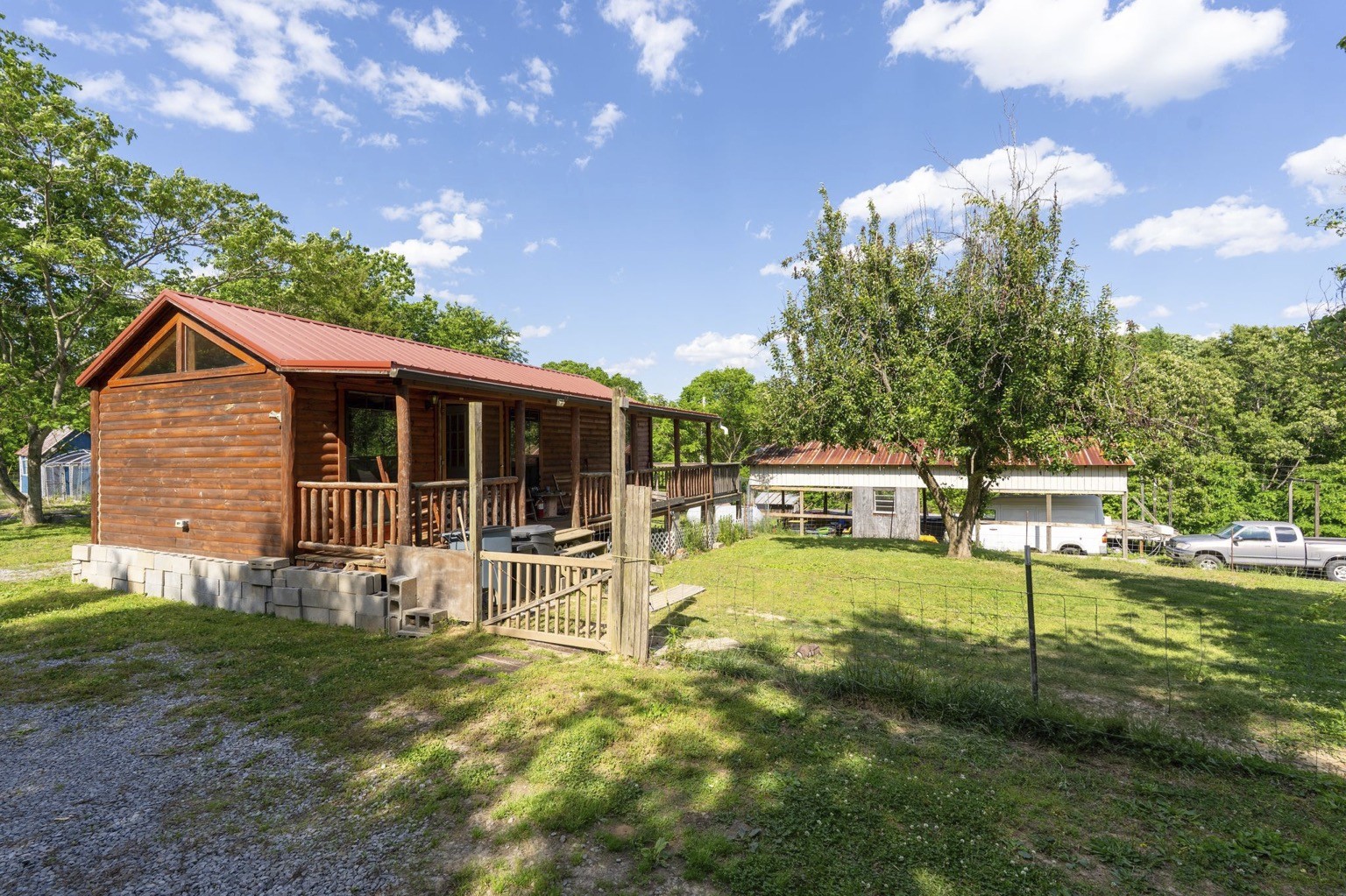 391 Gunson Ridge Road Cumberland City TN 37050
