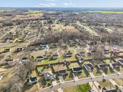 136 Thacker Drive Portland TN 37148