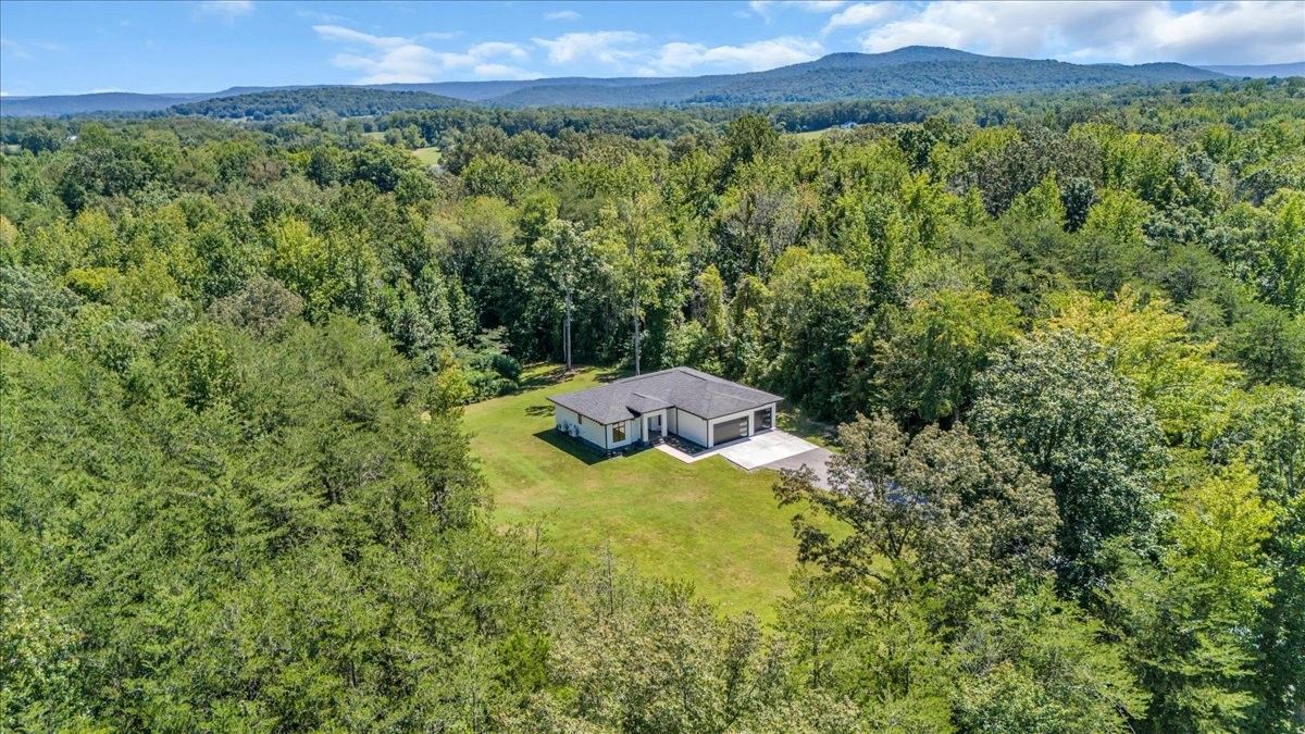 220 S Woods Road Mcminnville TN 37110