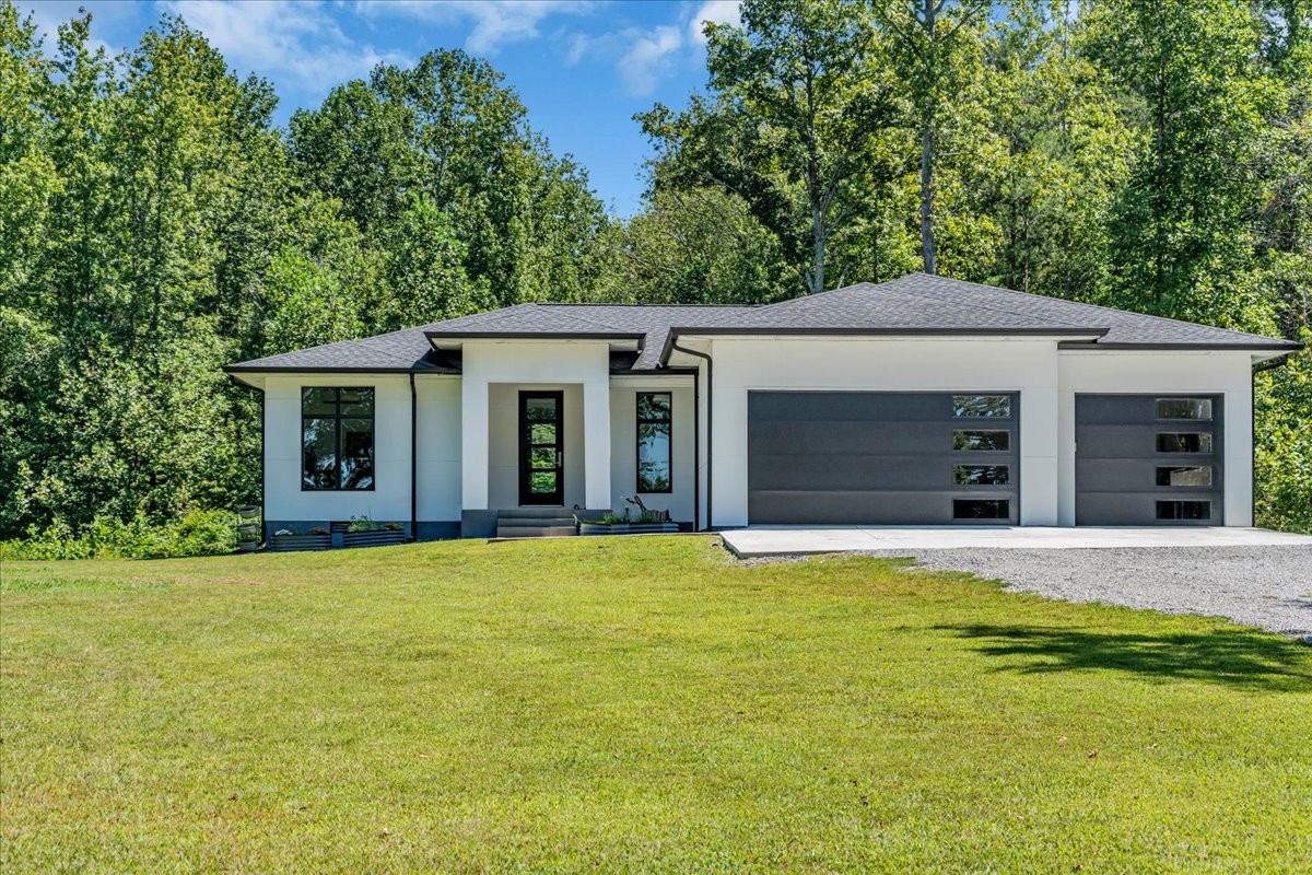 220 S Woods Road Mcminnville TN 37110