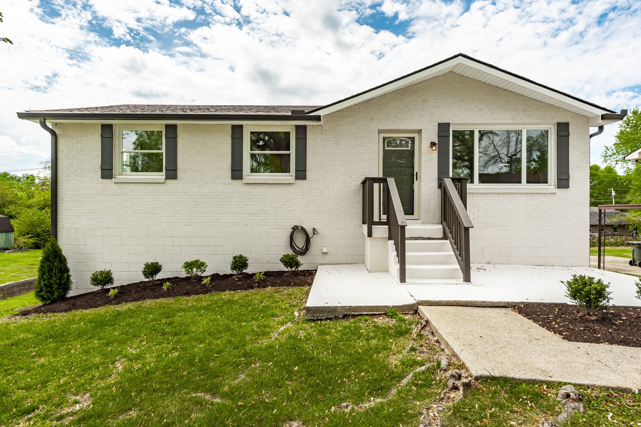 709 Perry Drive Springfield TN 37172
