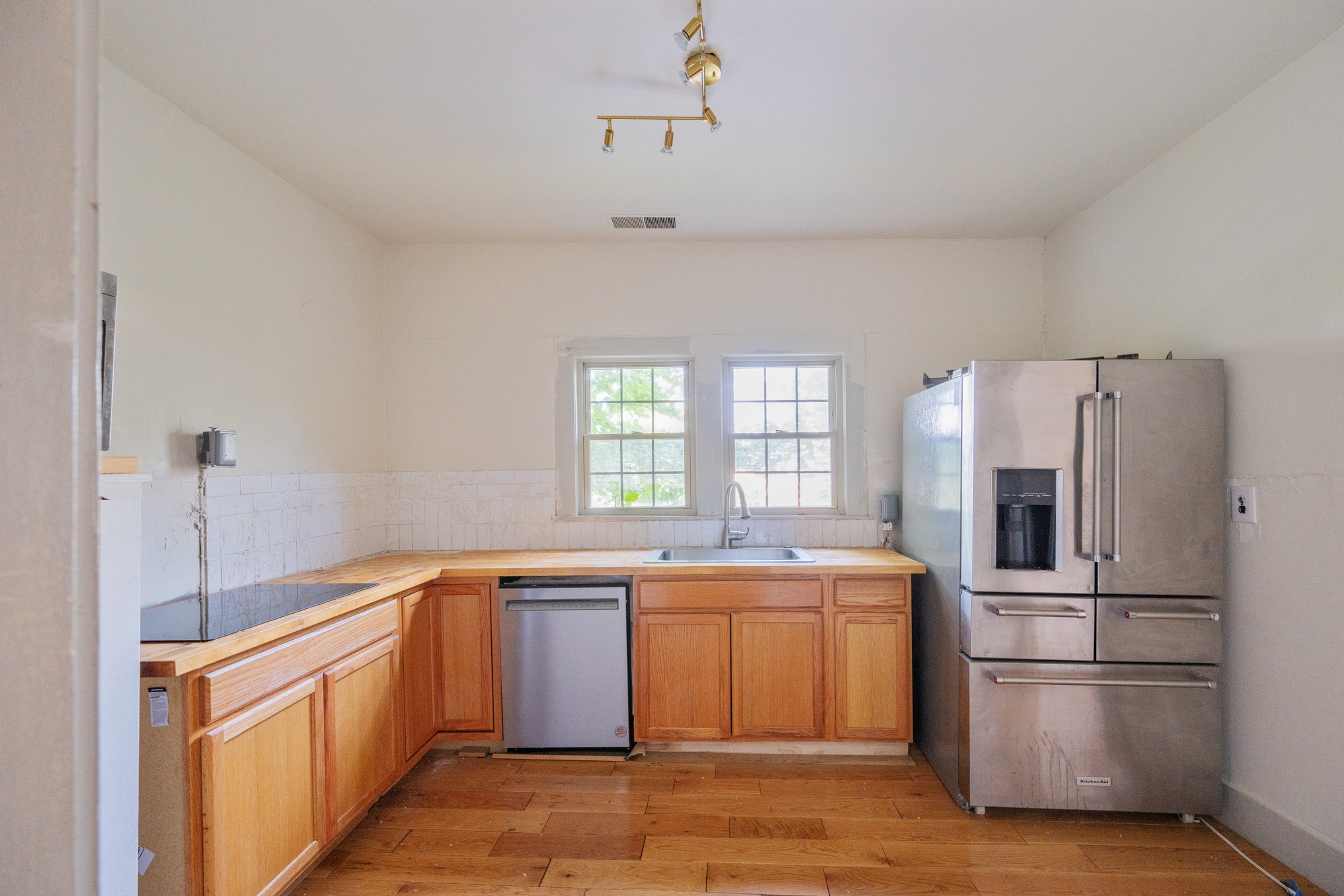 91 E 2nd St, E Parsons TN 38363