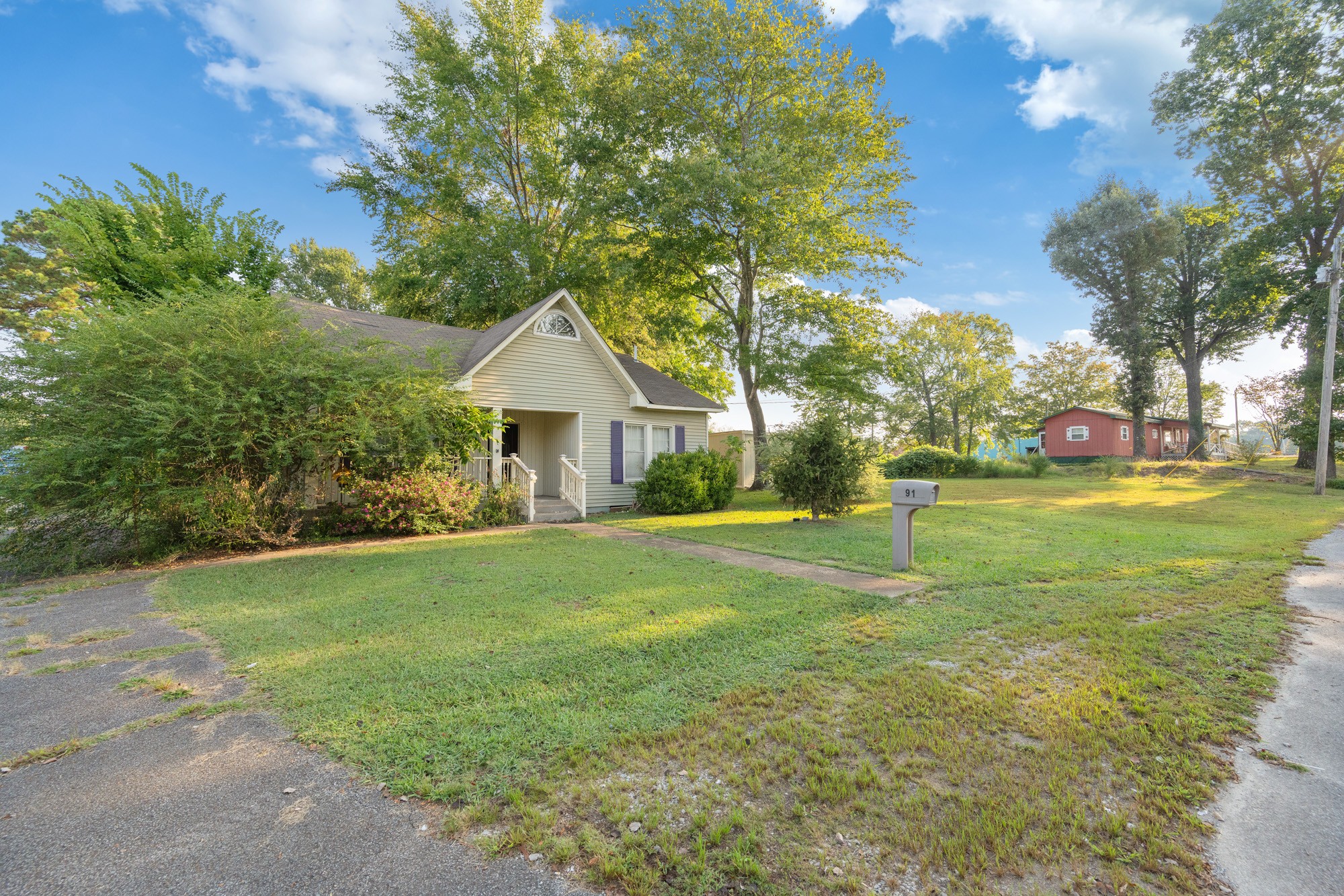 91 E 2nd St, E Parsons TN 38363