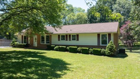 841 N Palmers Chapel Road White House TN 37188