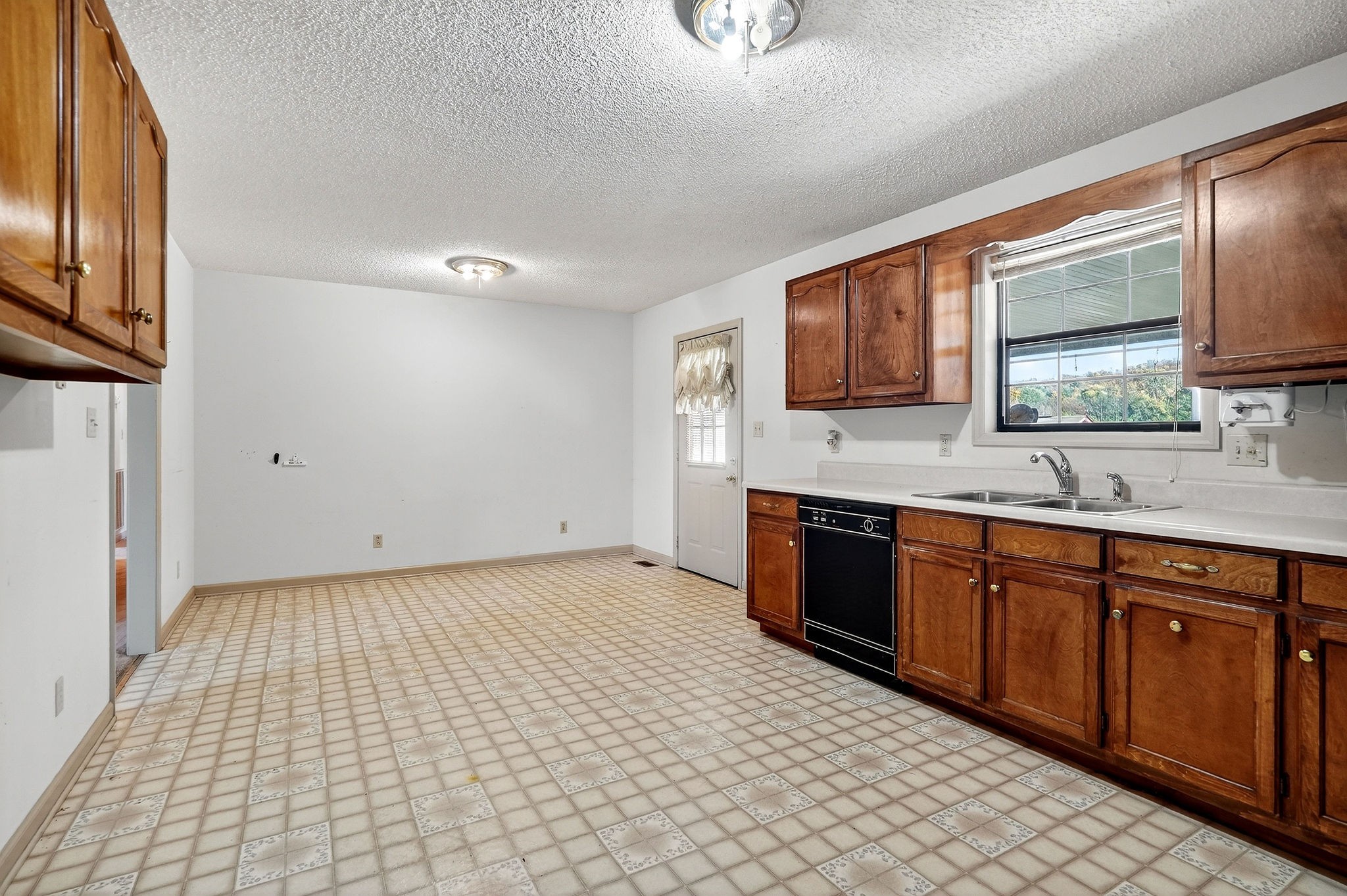 4143 Viola Road Mcminnville TN 37110