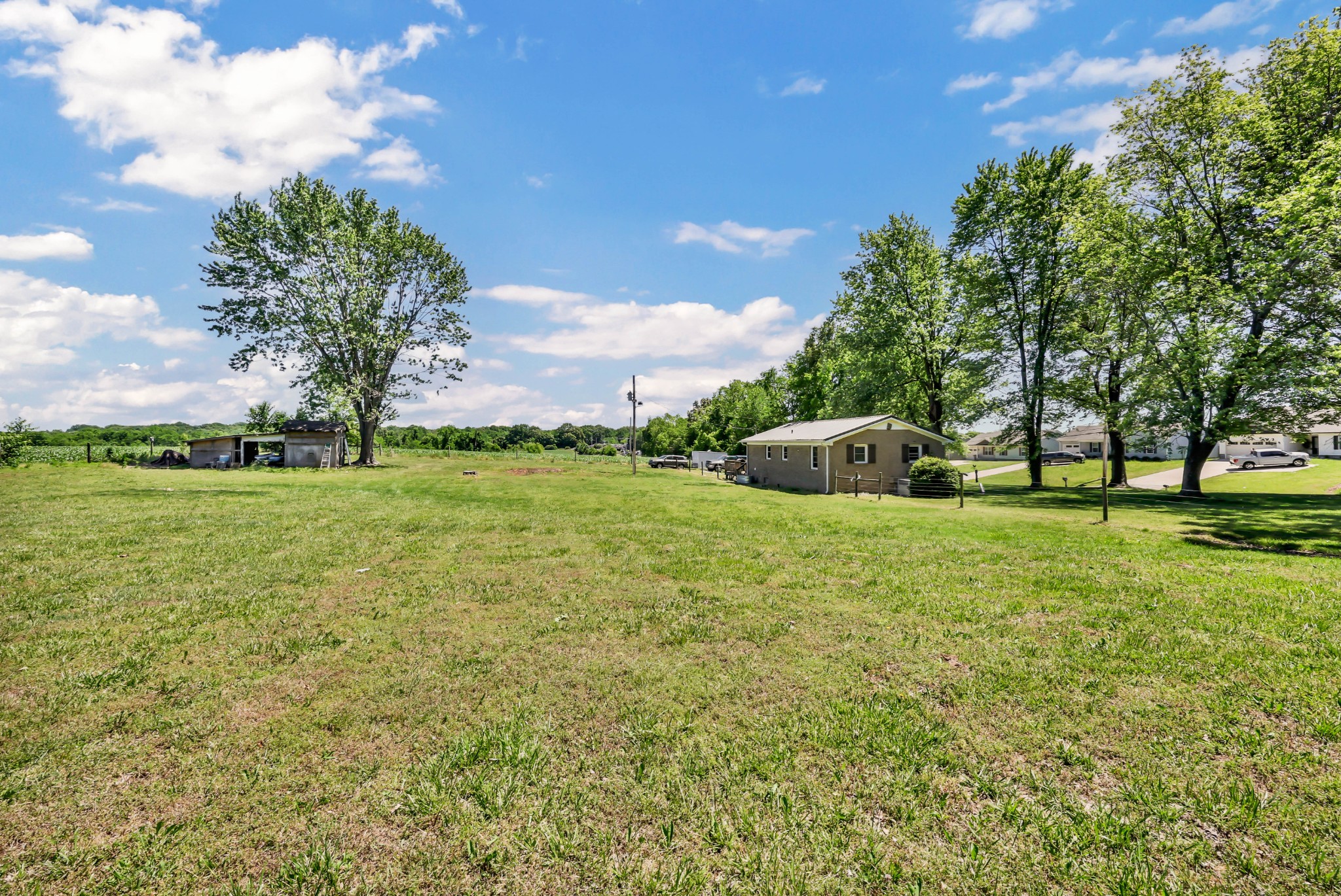 1068 Hugh Hunter Road Oak Grove KY 42262