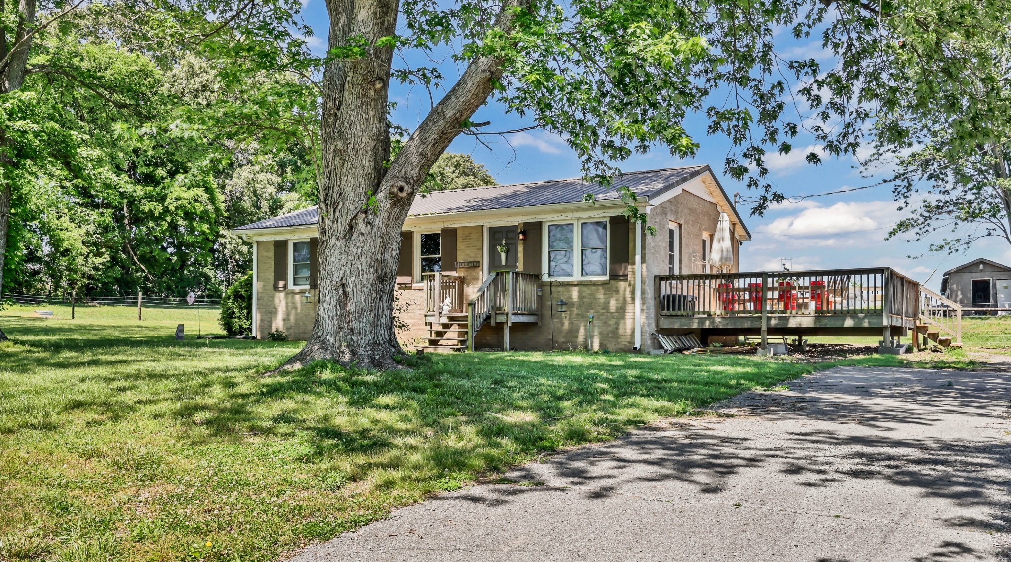 1068 Hugh Hunter Road Oak Grove KY 42262