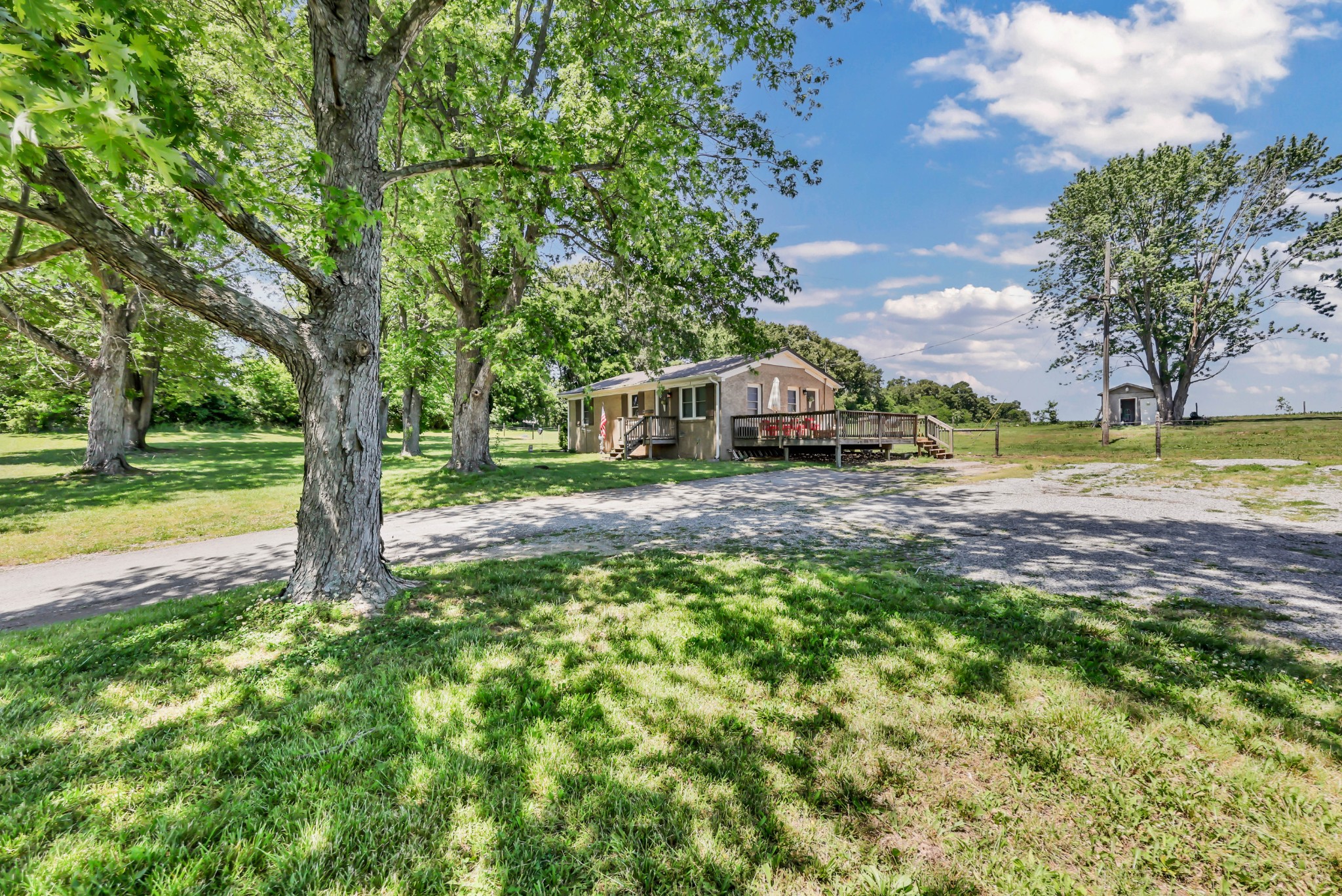 1068 Hugh Hunter Road Oak Grove KY 42262