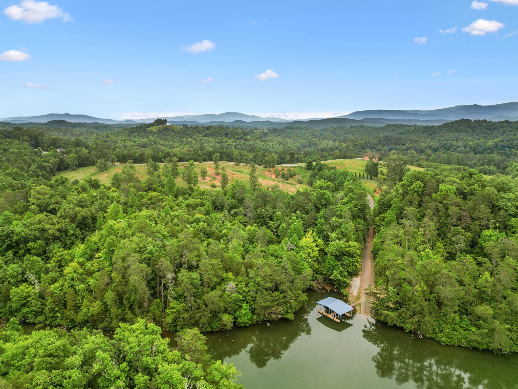 8 Shiners Bluff Drive Madisonville TN 37354