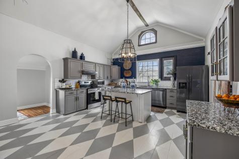 500 5th Ave, E Springfield TN 37172