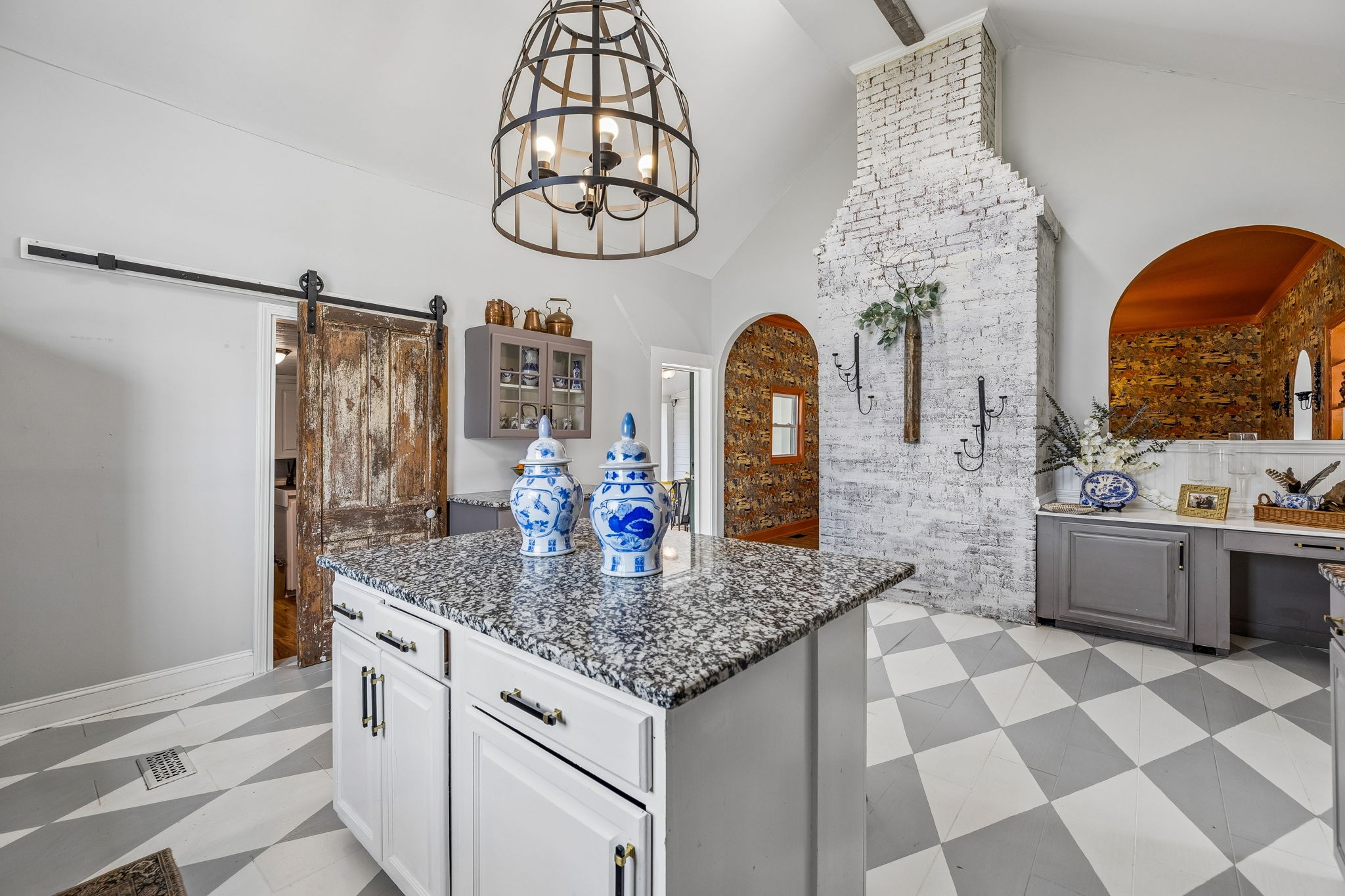 500 5th Ave, E Springfield TN 37172