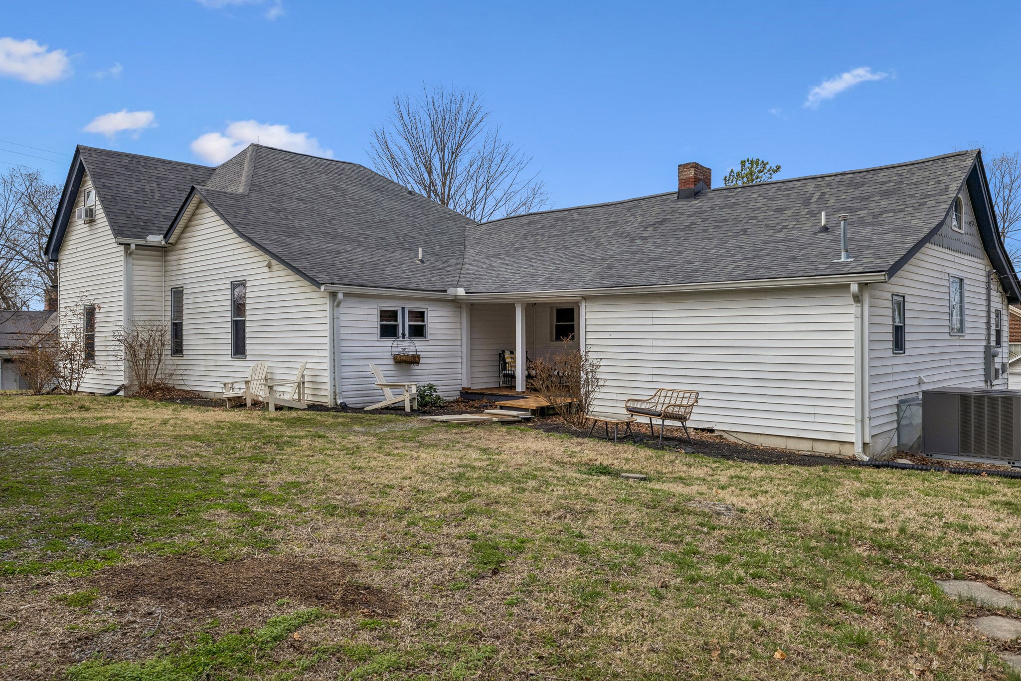500 5th Ave, E Springfield TN 37172