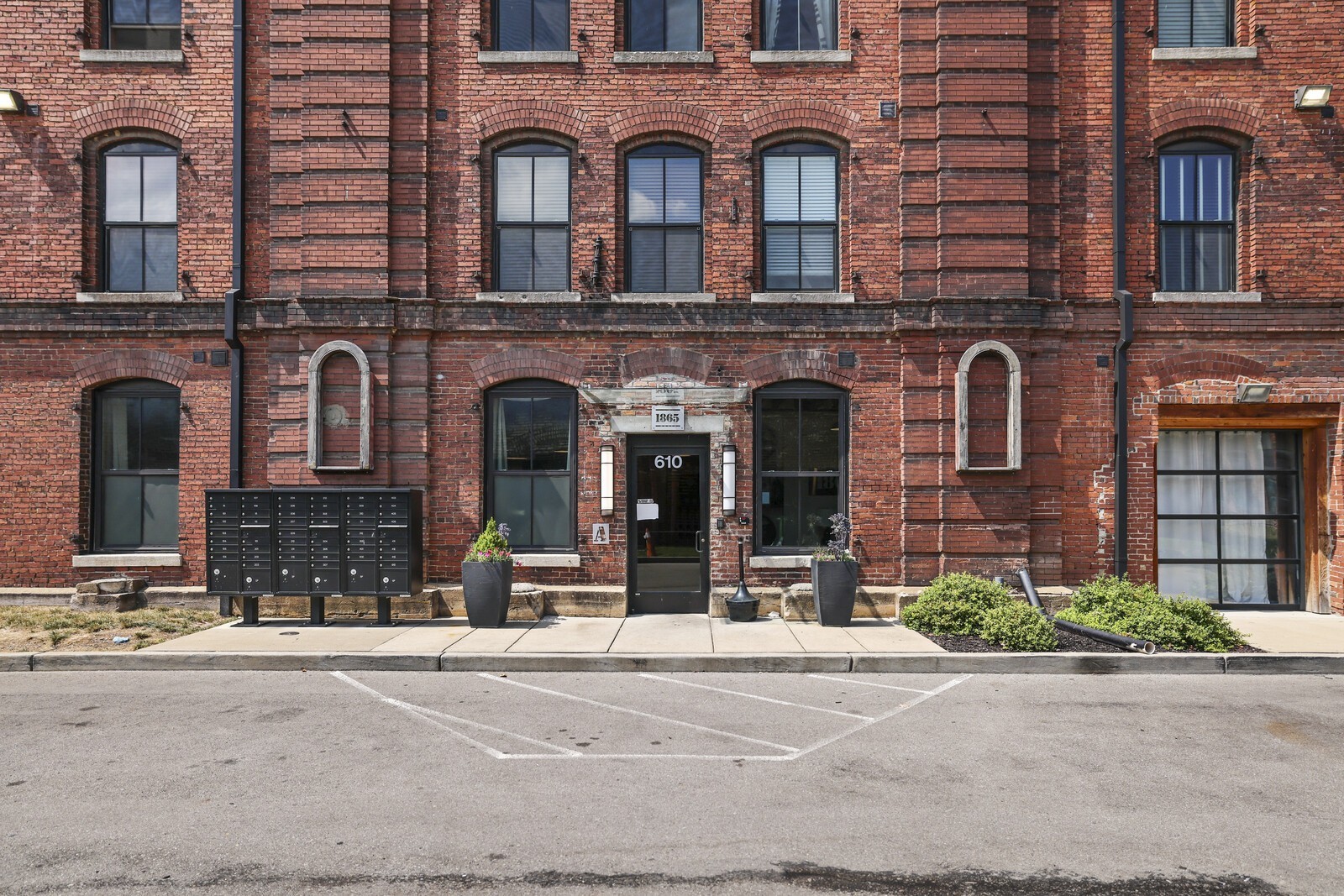 610 21st Ave, N Nashville TN 37203
