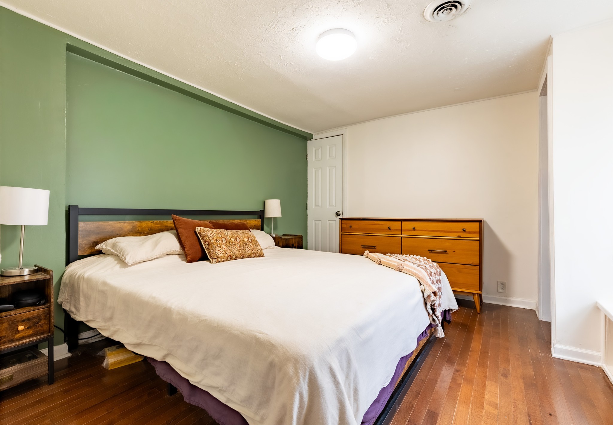 306B Queen Avenue Nashville TN 37207