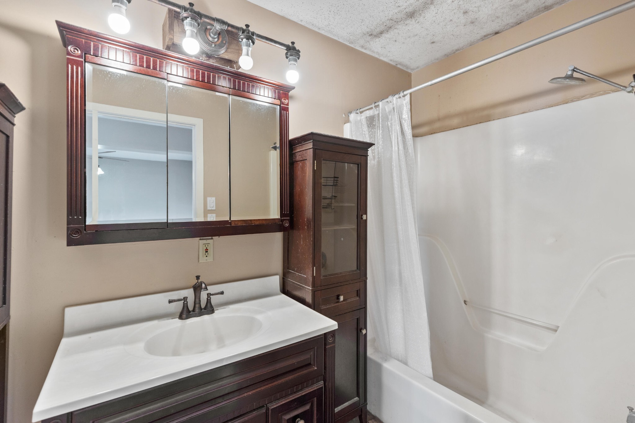 214 E Rhea Avenue Spring City TN 37381