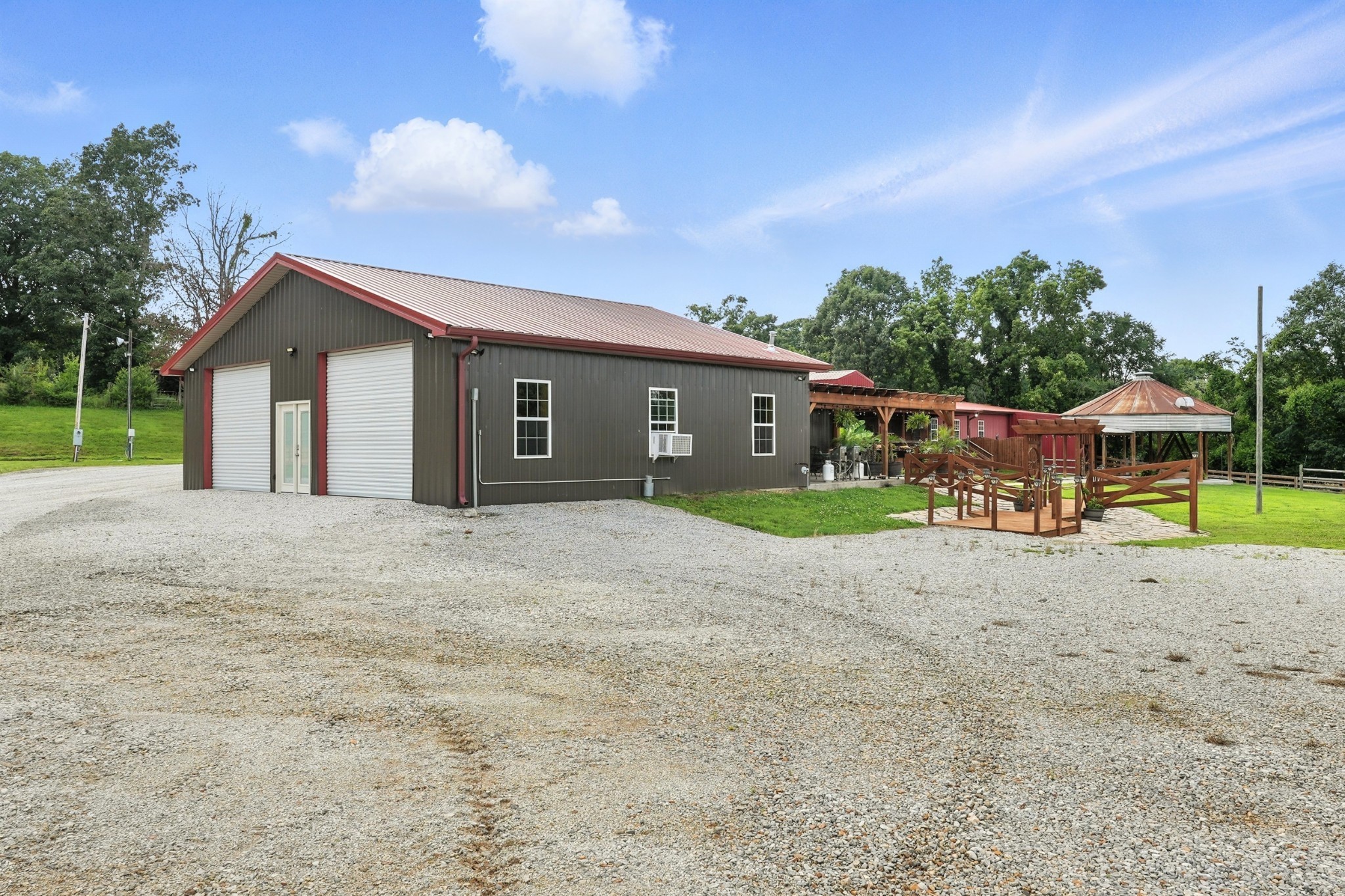 1880 Clydeton Road Waverly TN 37185