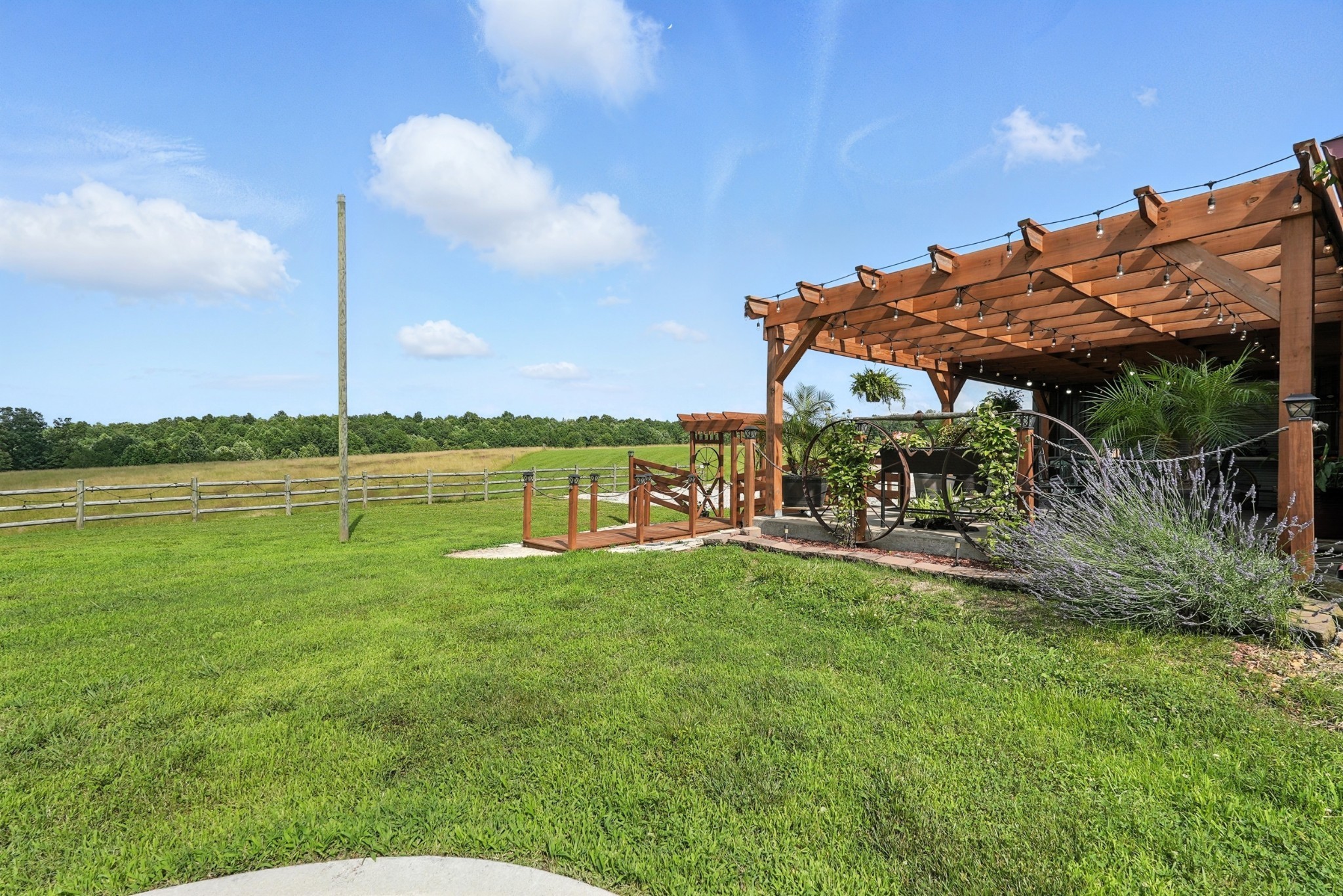 1880 Clydeton Road Waverly TN 37185