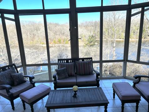 211 Coopers Cove Lynchburg TN 37352