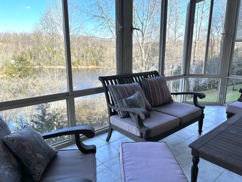 211 Coopers Cove Lynchburg TN 37352