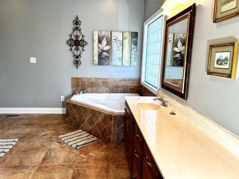 211 Coopers Cove Lynchburg TN 37352