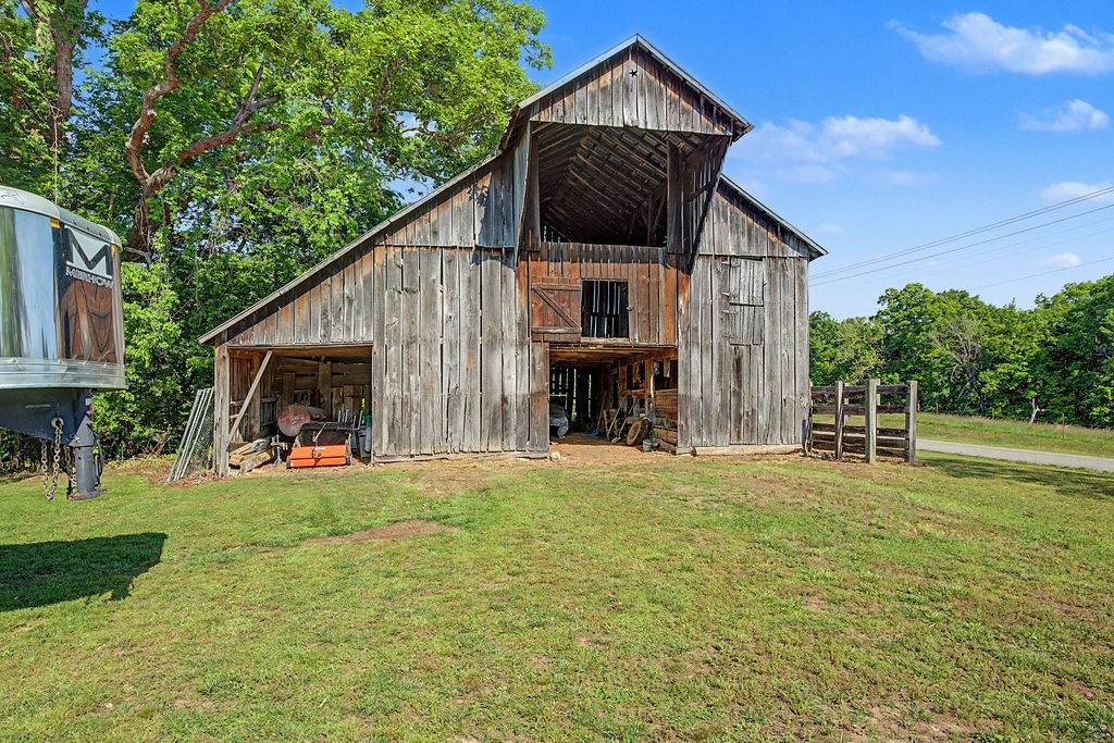 175 Gentry Gray Road Cadiz KY 42211