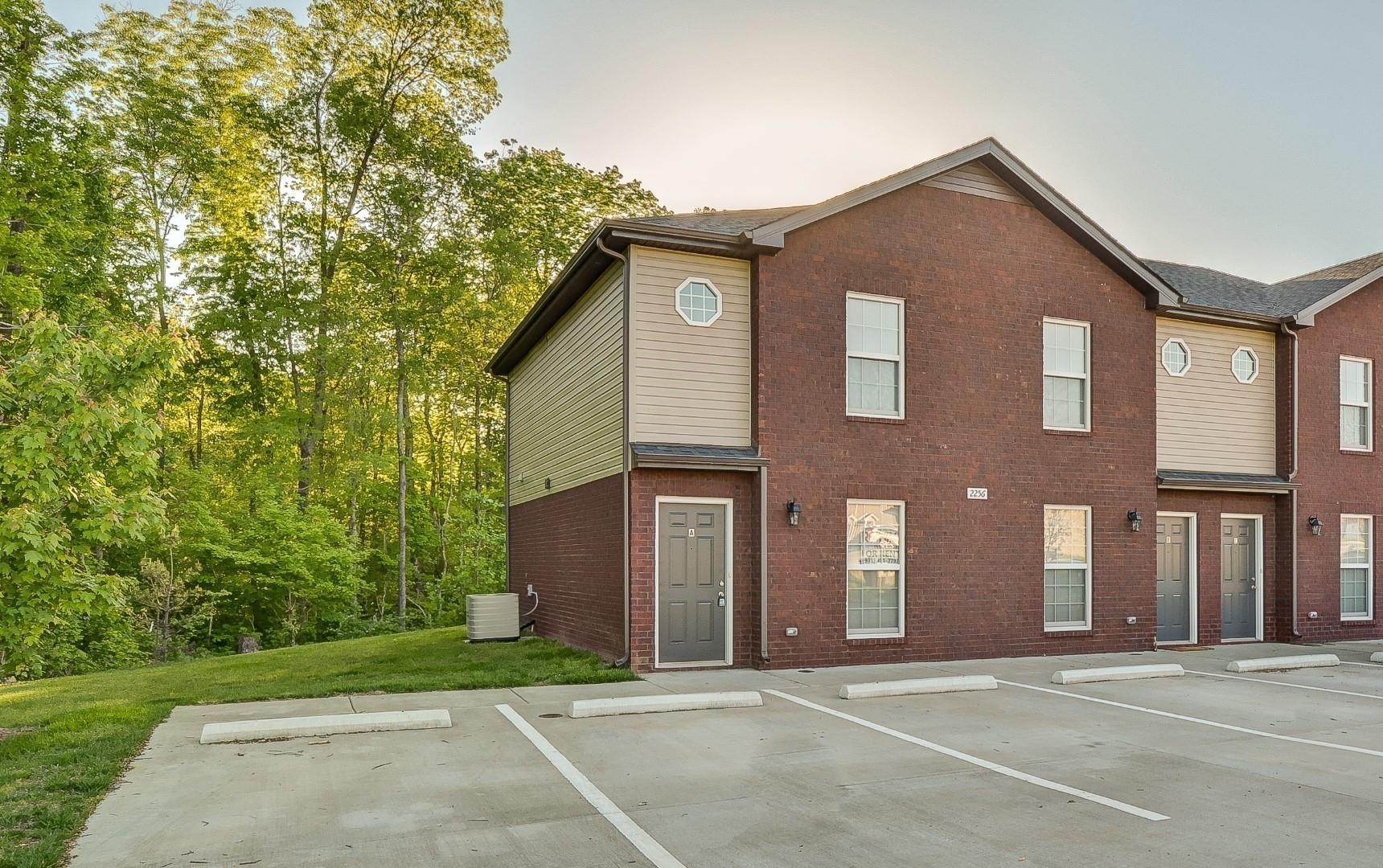 2256C Mccormick Clarksville TN 37040