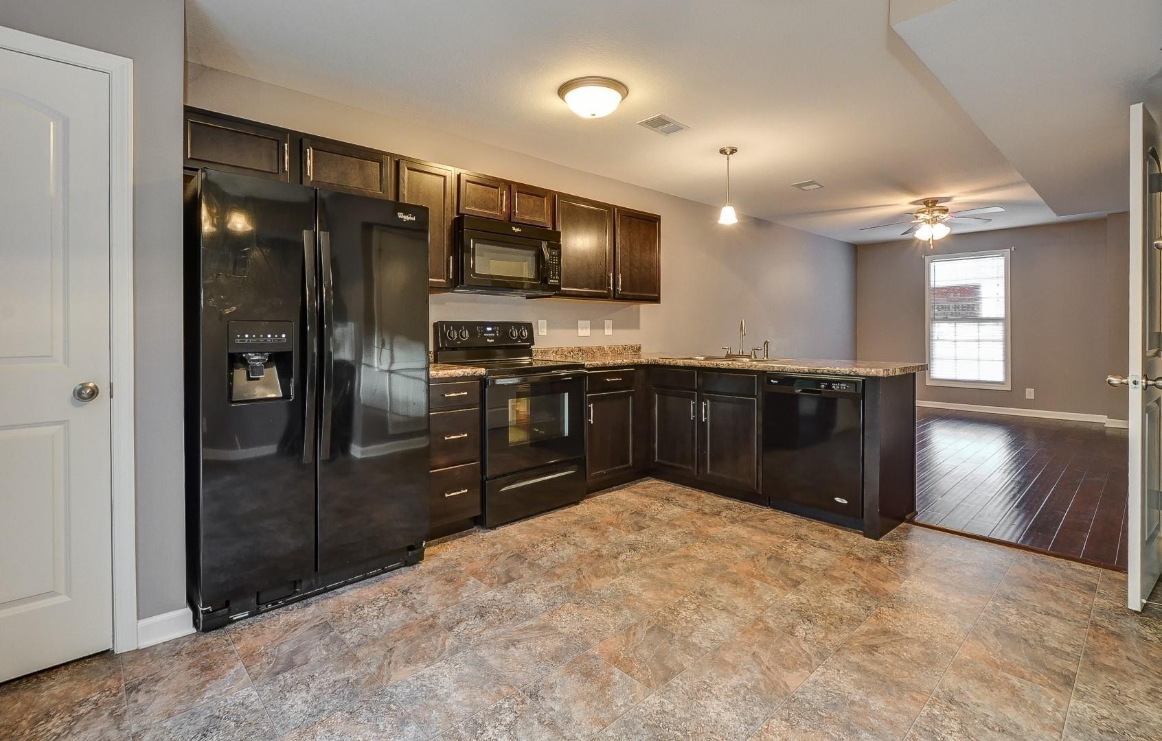 2256C Mccormick Clarksville TN 37040