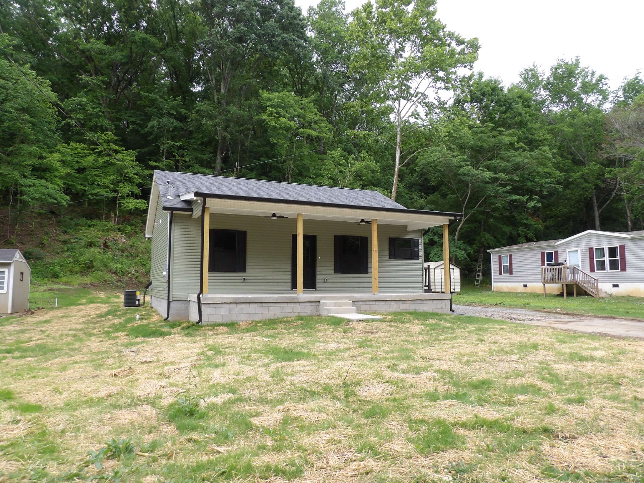 302 W Richland Avenue Waverly TN 37185
